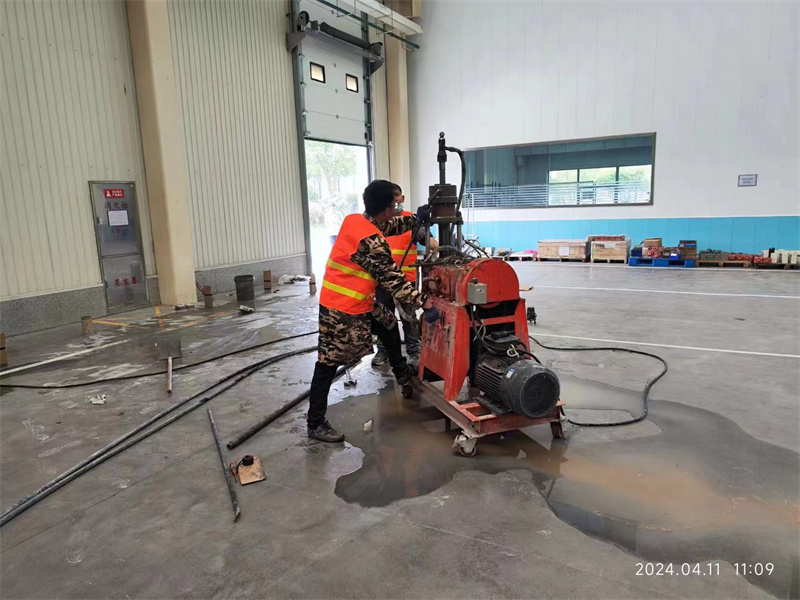 清城厂房地面下沉塌陷注浆加固施工